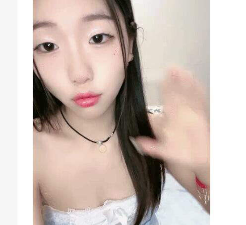 纯欲系美少女！近期下海自慰！开档白色丝袜，床上假屌骑坐深插，跳蛋震动双管齐下，表情很享受