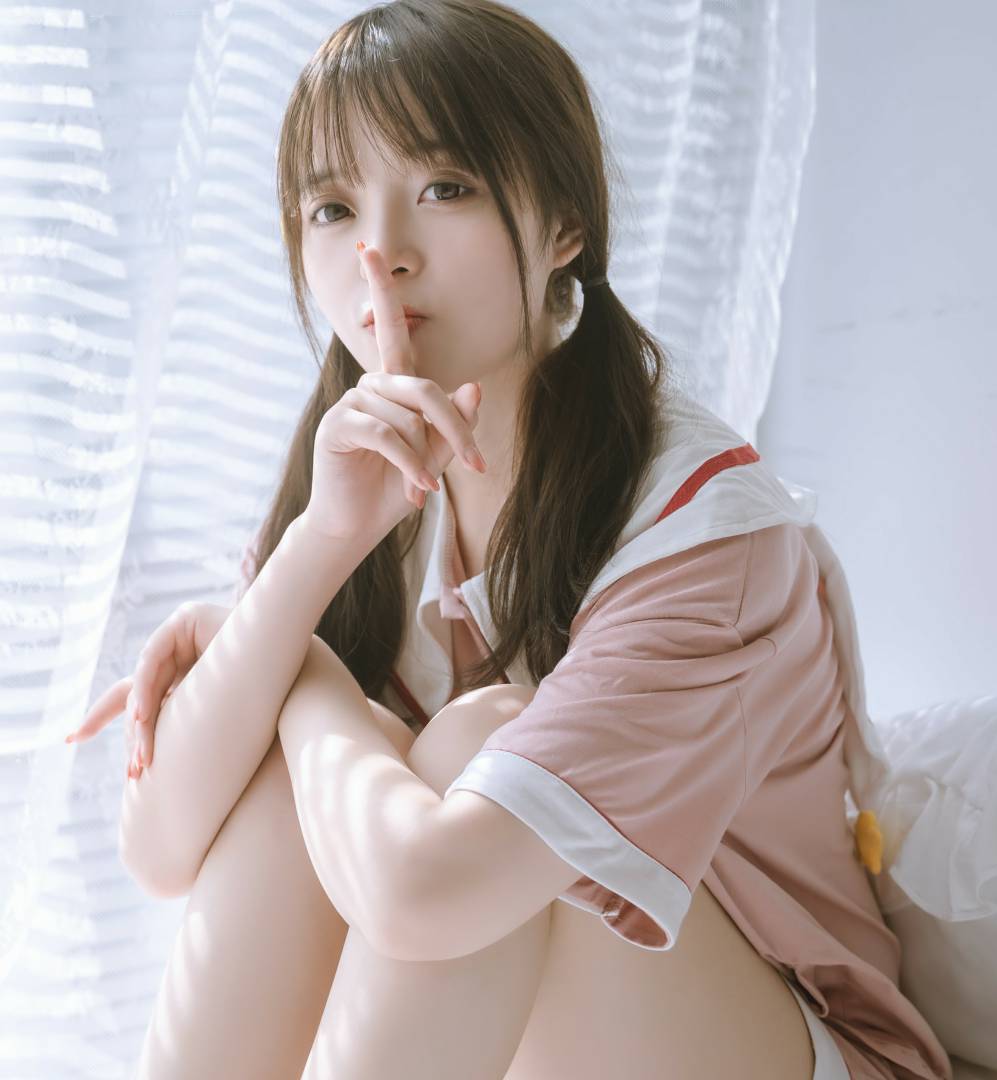 推特小姐姐高颜值网红草莓味的奈奈兔最新作品三套合集