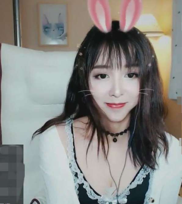 ASMR - 微淇Vicky 无人声触发音 耳边吹气 [1V+483MB]