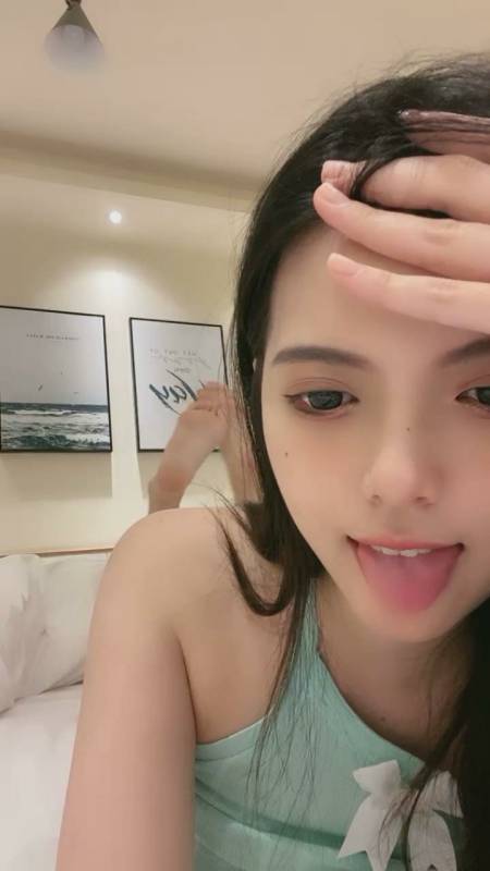 超美学生妹@小辰吾妮 近期视频小合集 [5V/6.35G]