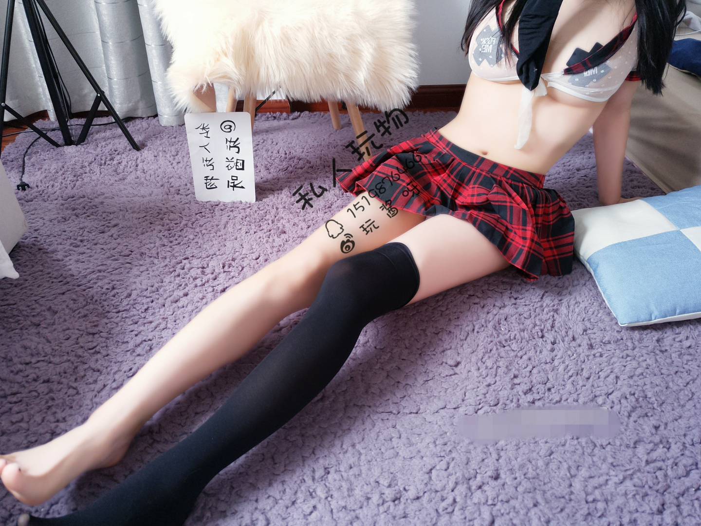 网红少女私人玩物最新套超短裙下的长腿 [54P+1V+677MB]