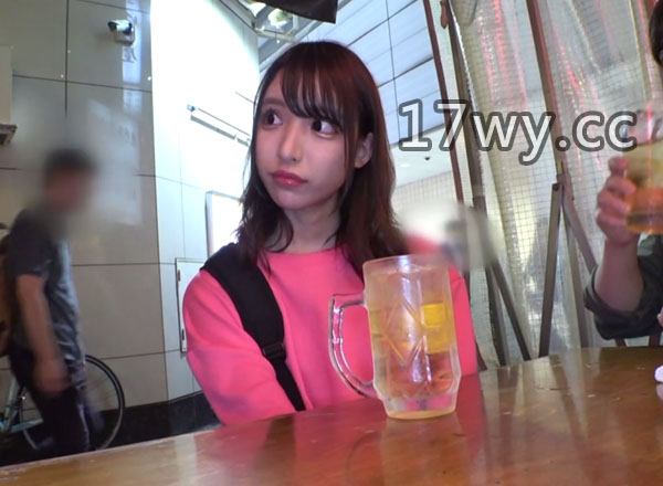 日本AV 200GANA系列超可爱的20岁大眼萌妹服装店店员